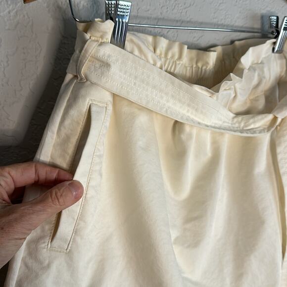 Calia by Carrie Underwood Butter Yellow Paperbag Wrap Skort Shorts Small - Picture 2 of 5